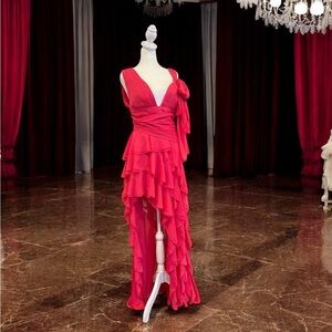 Alice + Olivia Holly Asymmetric Ruffled
Maxi Dress